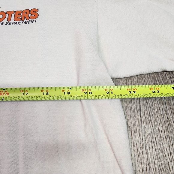 HOOTERS Fire Department Graphic White T Shirt Distressed Men's Large - Picture 11 of 14